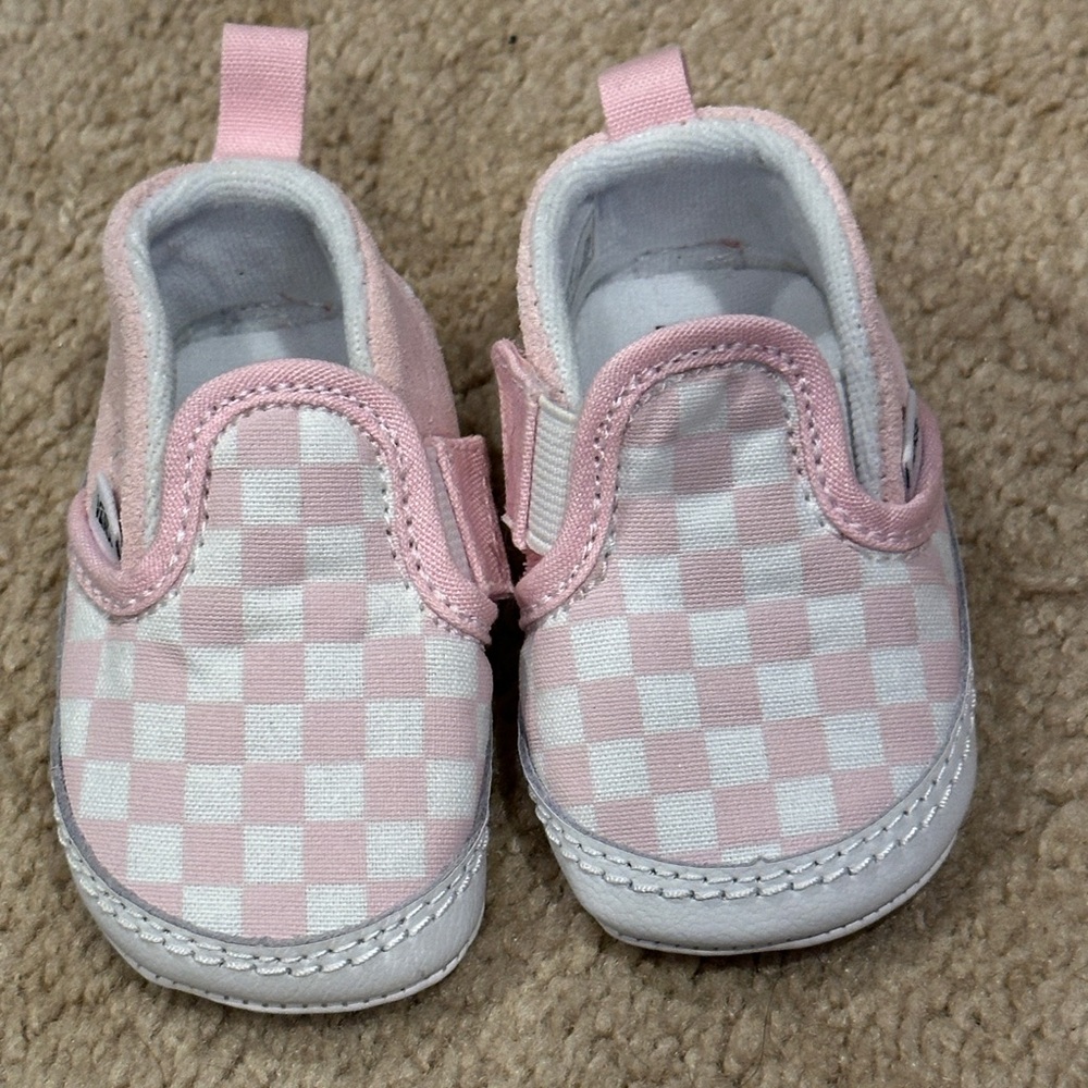 Baby girl pink/white sz 2 VANS new w/out tags